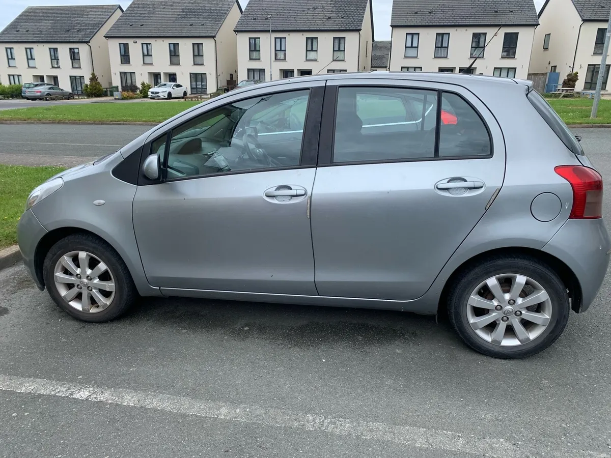 Toyota Yaris 1.3 VVTI - Only 88000 Miles - Image 2