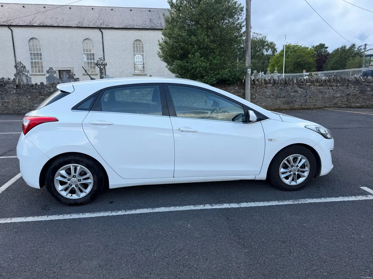 Hyundai i30 - Image 2