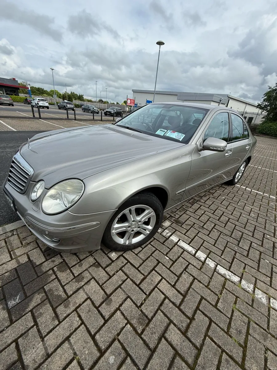 2009 Mercedes-Benz E220 Automatic-Avantgarde - Image 4