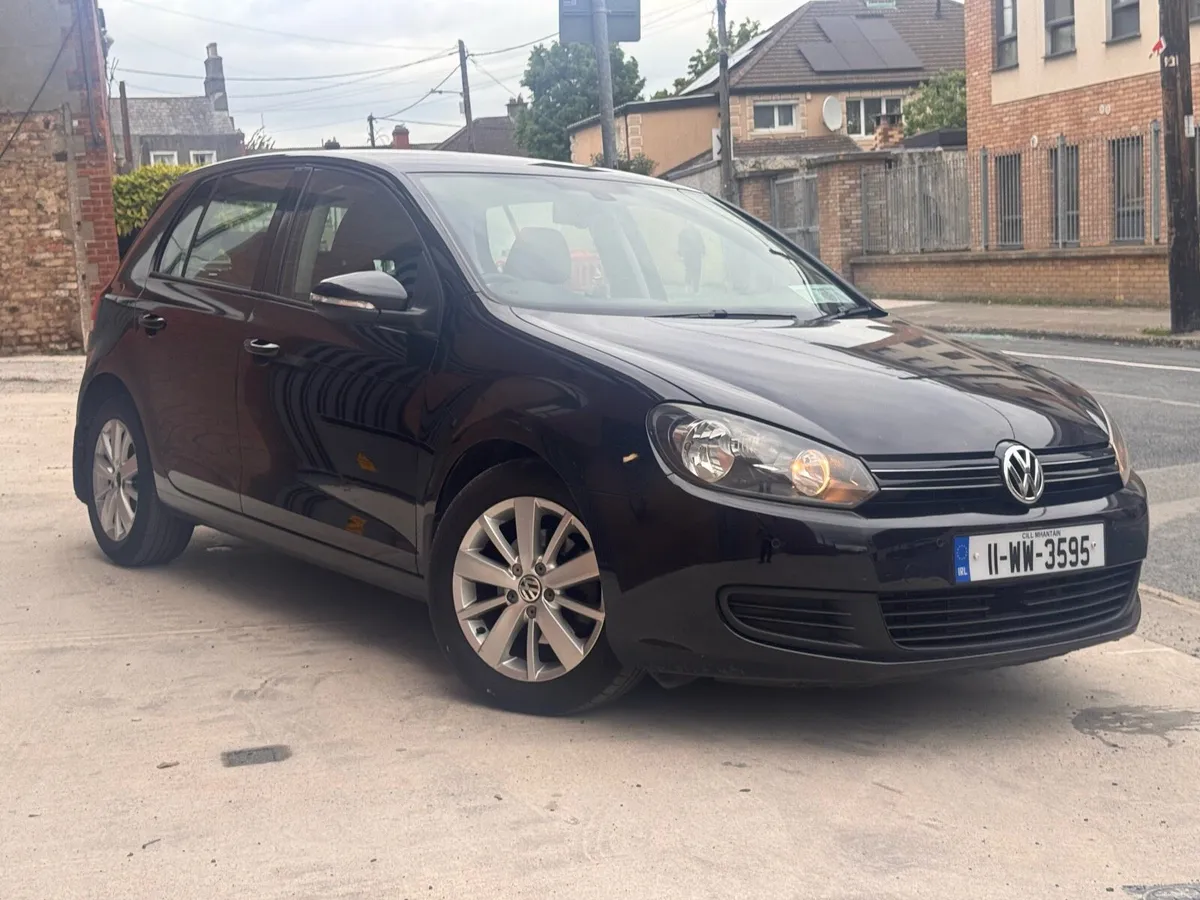 Volkswagen Golf 1.6 TDI Match 2011 - Image 1