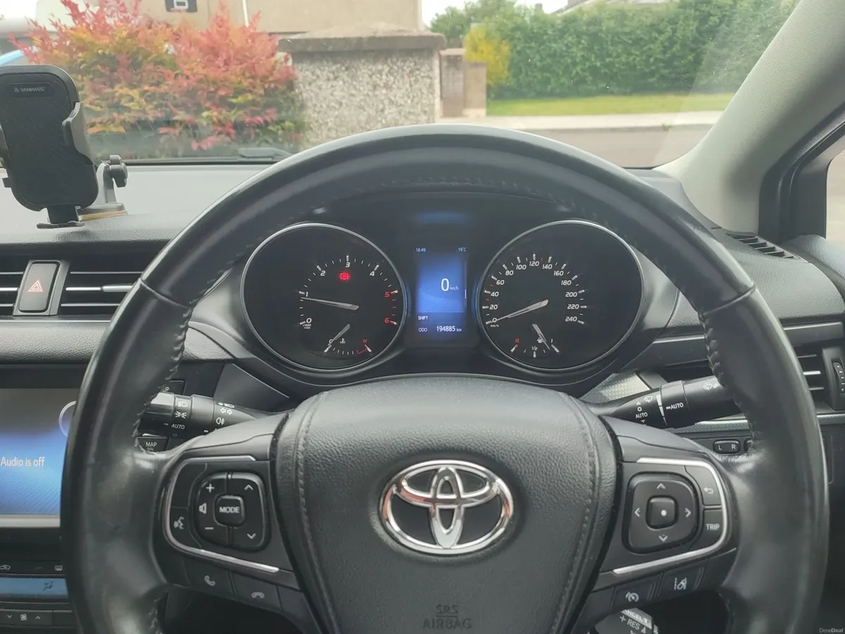 Toyota Avensis 2016 - Image 2