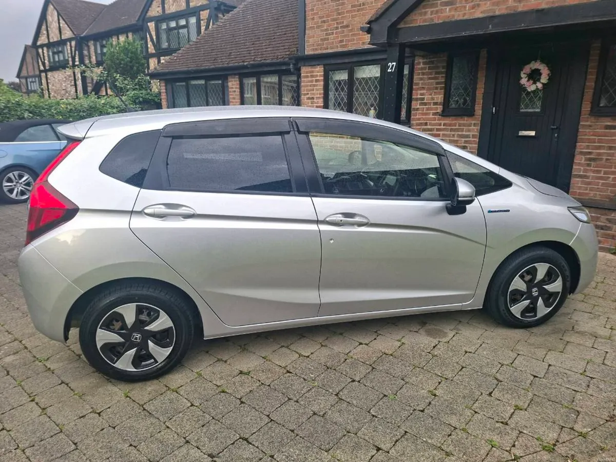 HONDA FIT 1.5 HYBRID AUTOMATIC 2015 SUPERB COND - Image 2