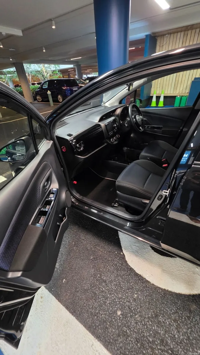 2018 Toyota-Vitz F, AUTO 1.0, 2Yrs NCT, LOW MILAGE - Image 4