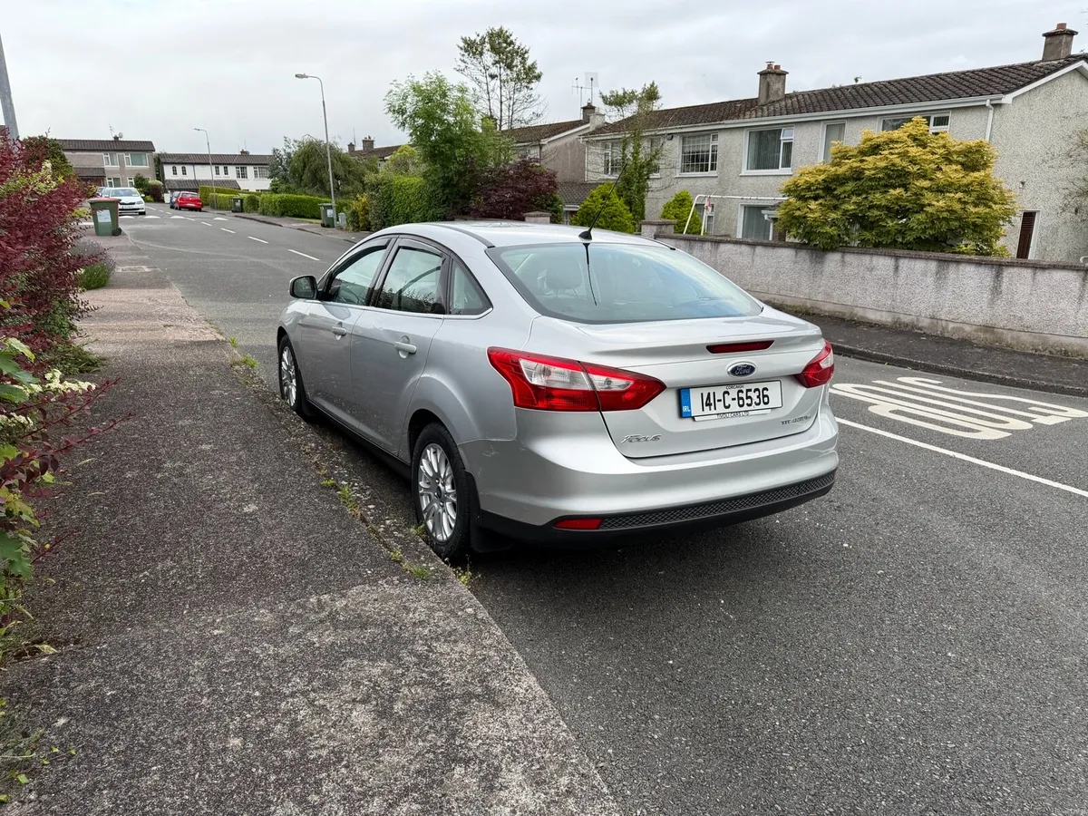 Ford Focus 1.6 Diesel Saloon - Image 4