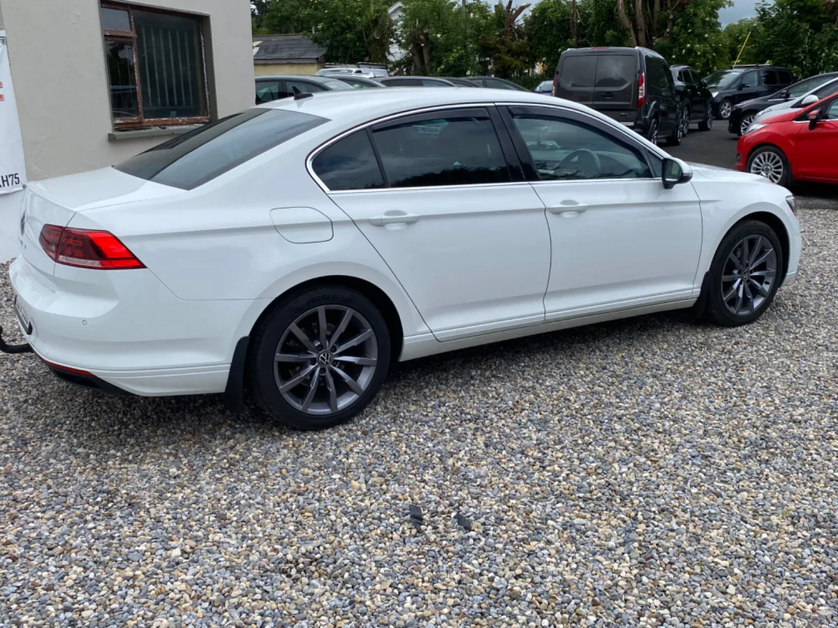 2021 Volkswagen Passat - Image 4