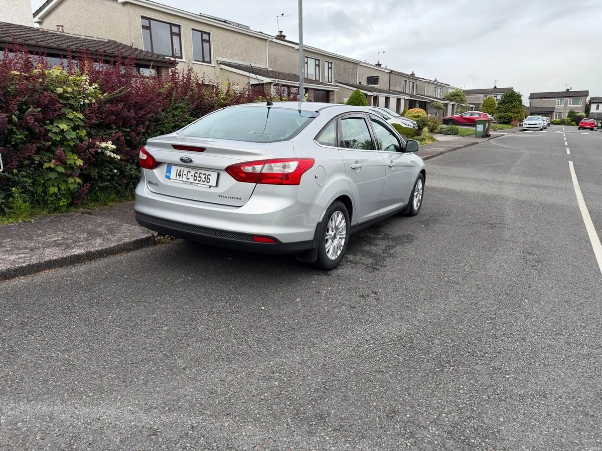 Ford Focus 1.6 Diesel Saloon - Image 3