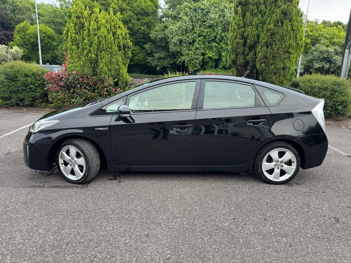 Prius - Image 6