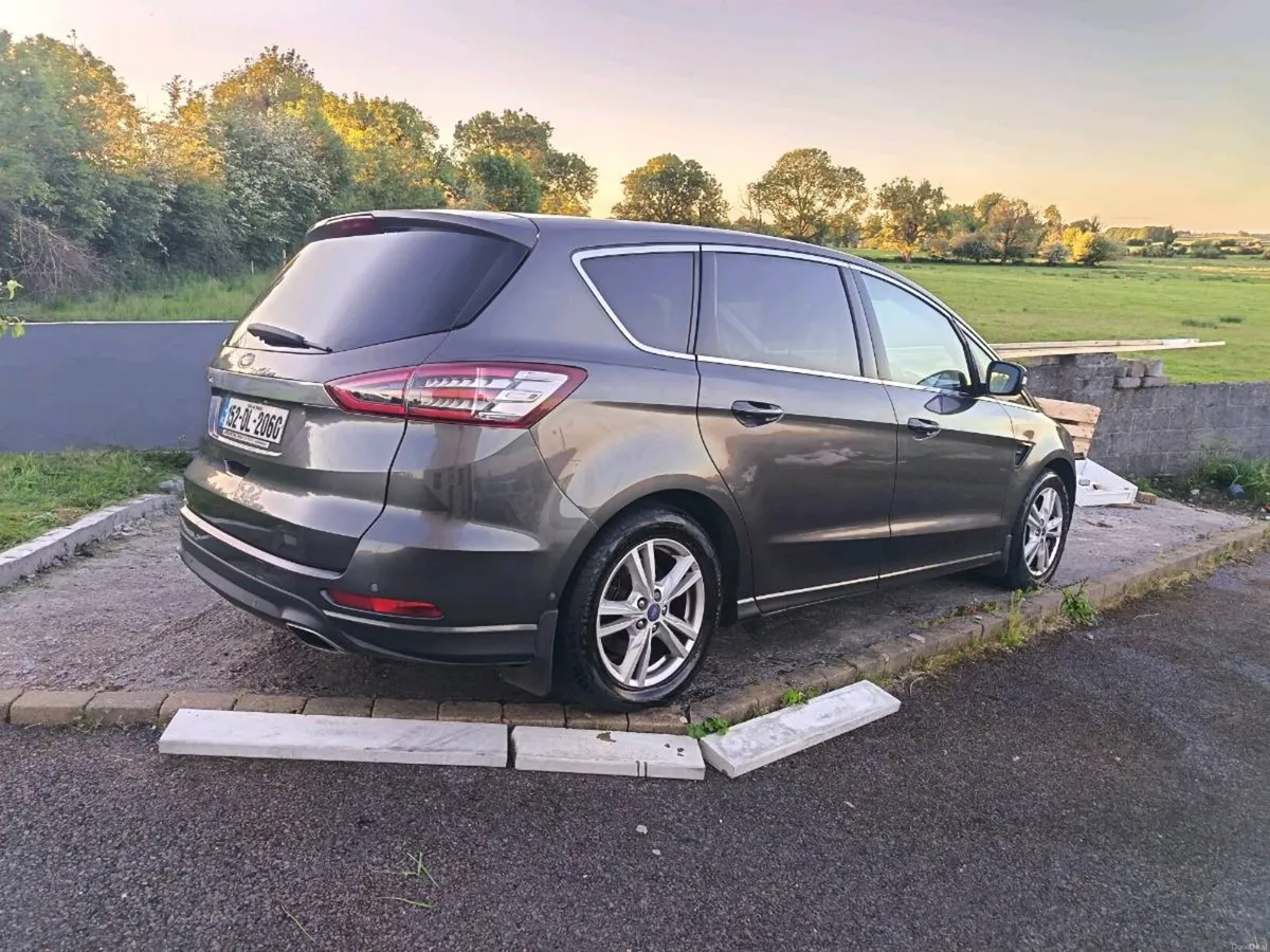 2015 Ford  Smax Titanium spotless - Image 1