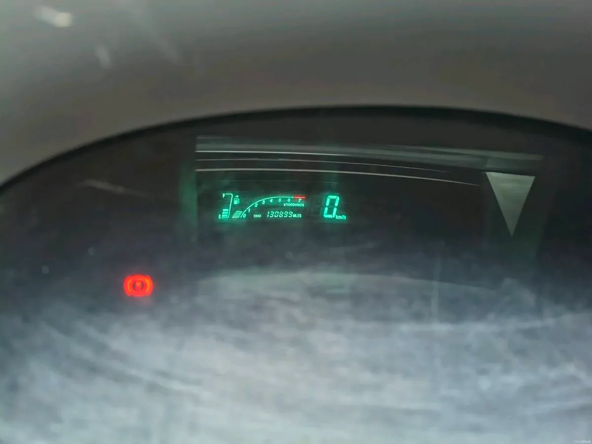Yaris 2004 1.3 - Image 4