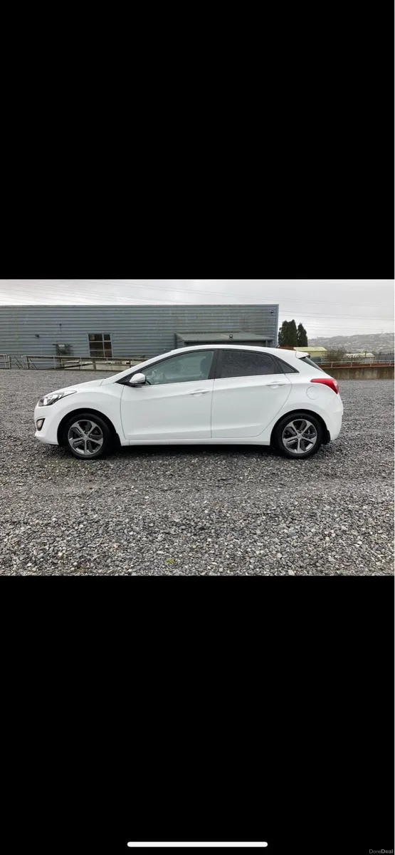 Hyundai i30 LOW KM & 1 owner - Image 3