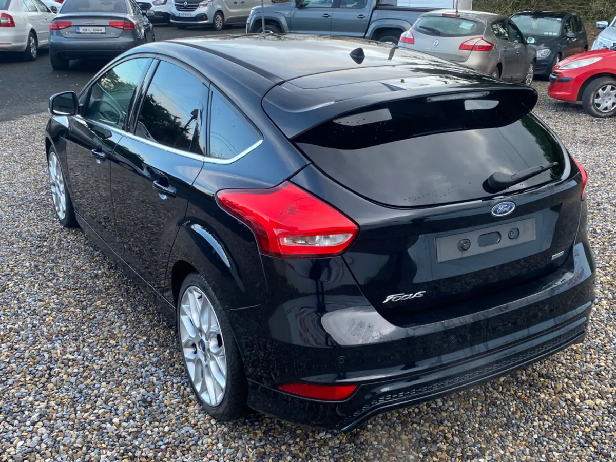 2016 Ford Focus ST-Line - Image 5