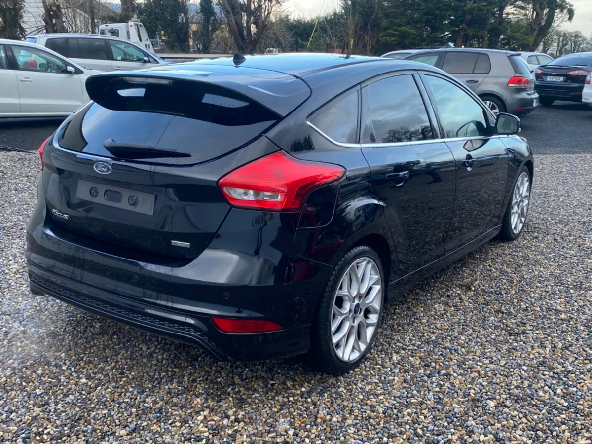2016 Ford Focus ST-Line - Image 4