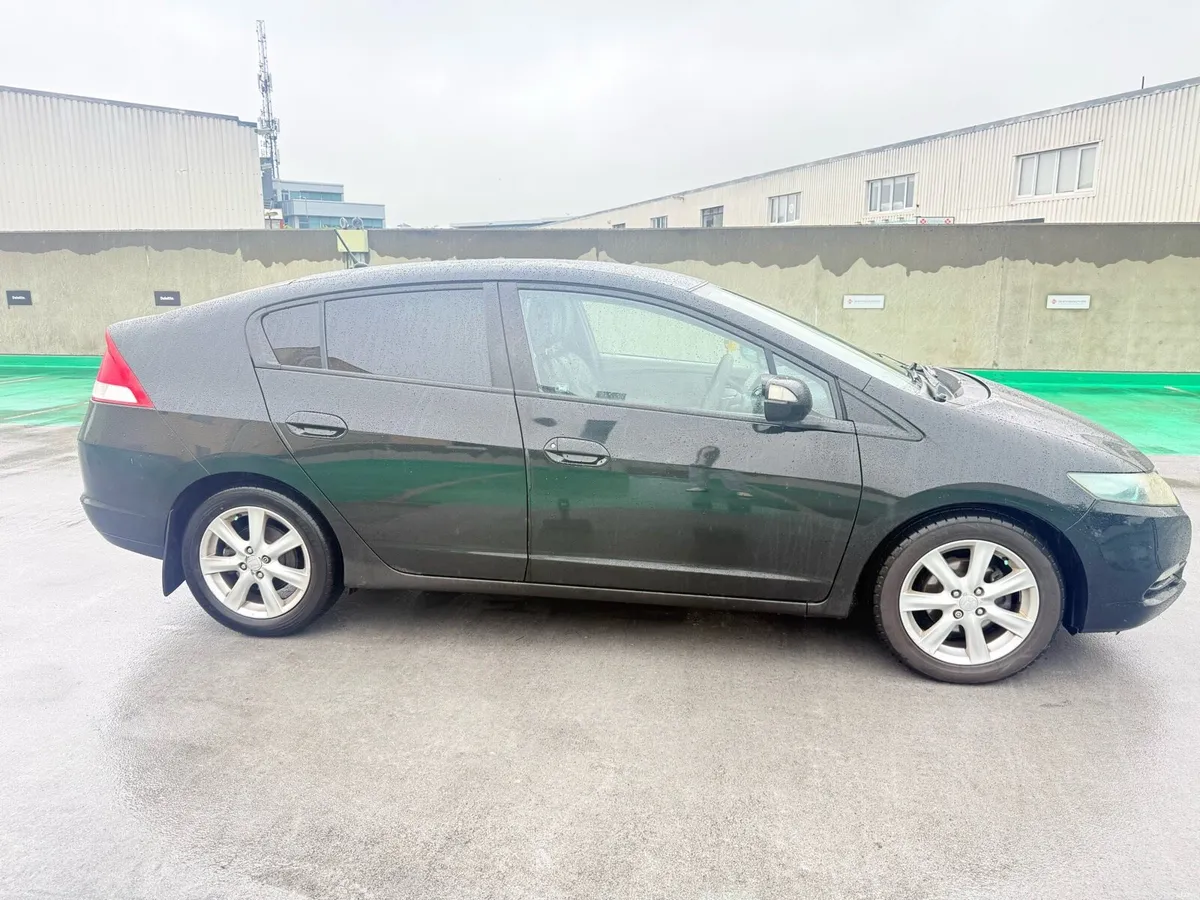 Car - Image 3