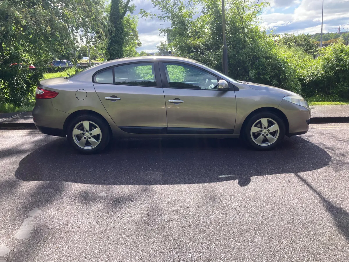 2013 Renault Fluence 1.5 Diesel Saloon - Image 2