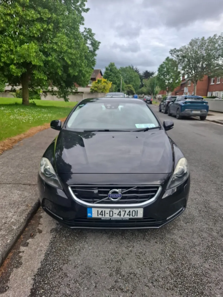 2014 Volvo V40 T4 Black | 81,000 km | Fresh NCT - Image 2