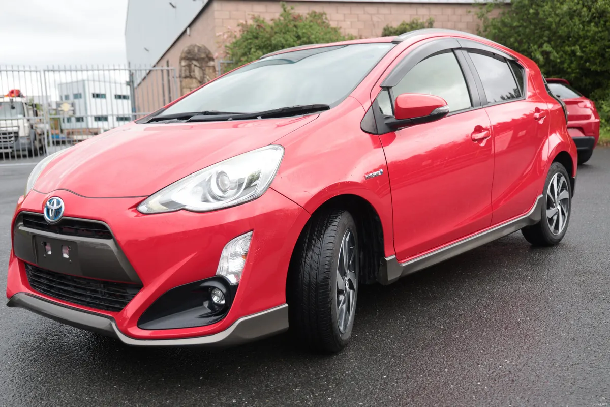 Toyota Aqua 2015 1.5 Hybrid Red - Image 5