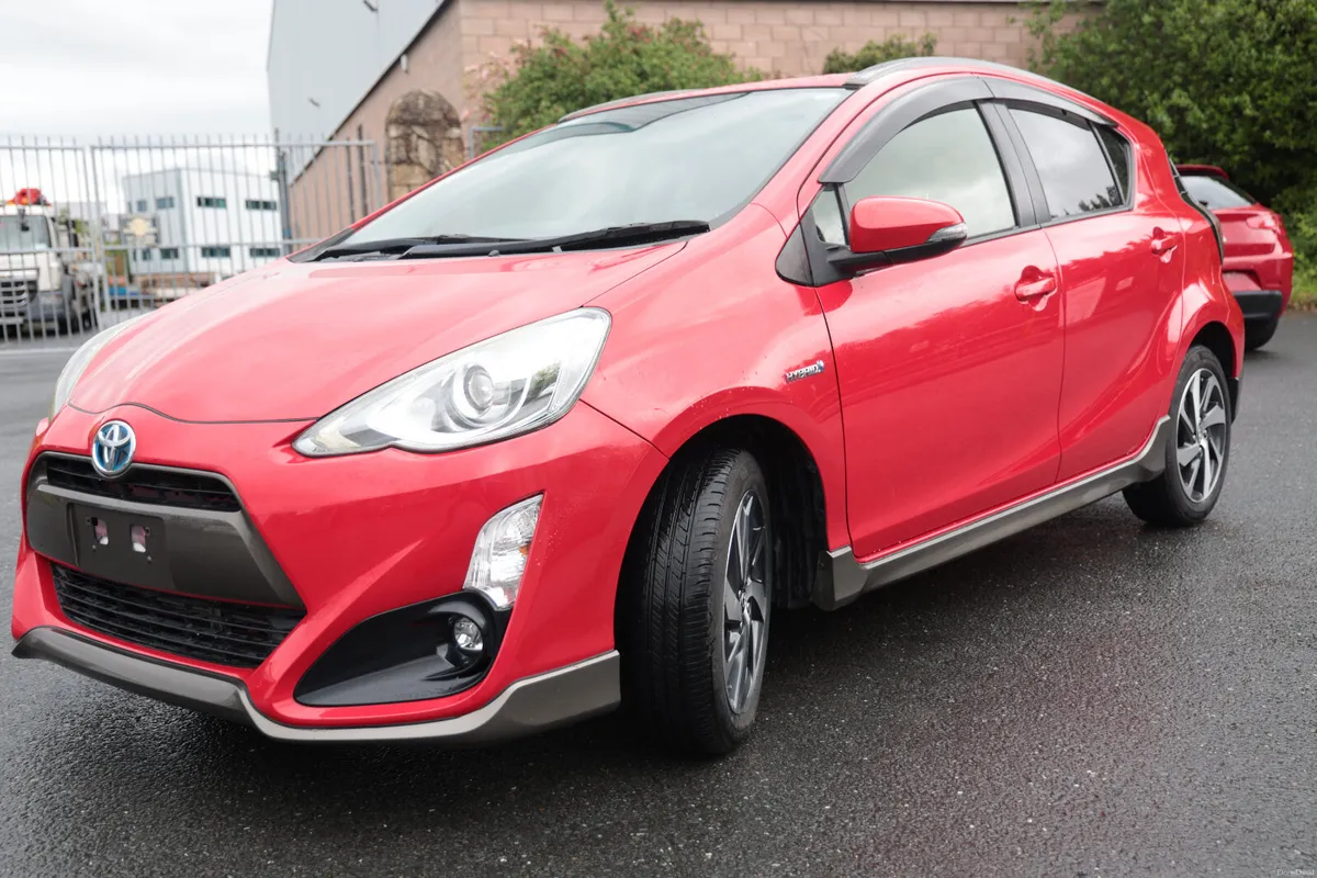 Toyota Aqua 2015 1.5 Hybrid Red - Image 6