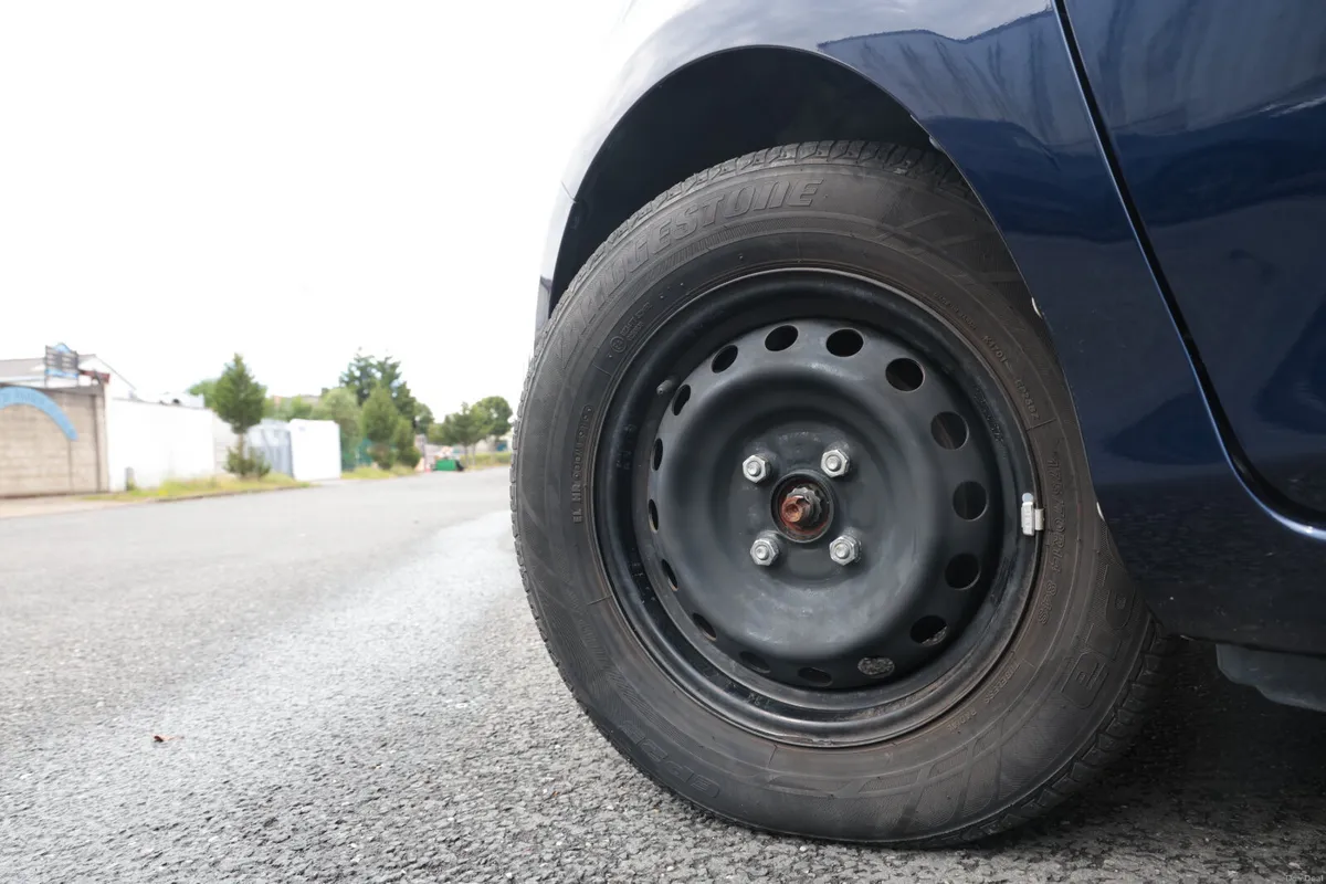 Toyota Vitz Blue - Image 3