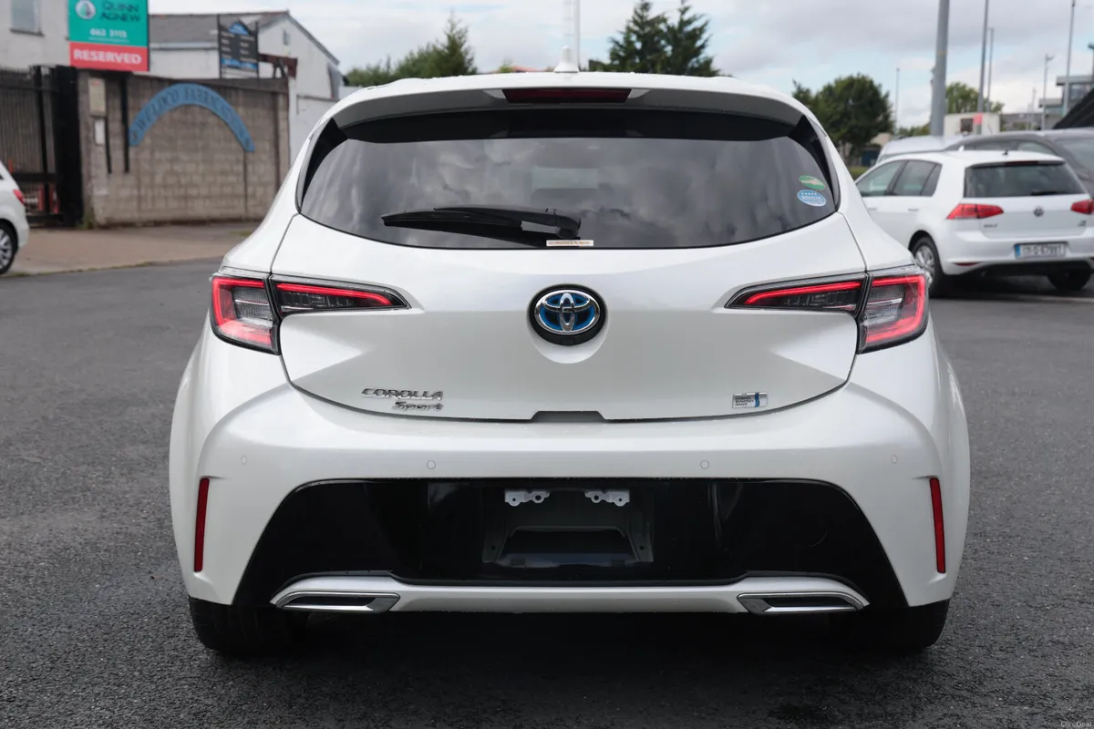 Toyota Corolla White - Image 6