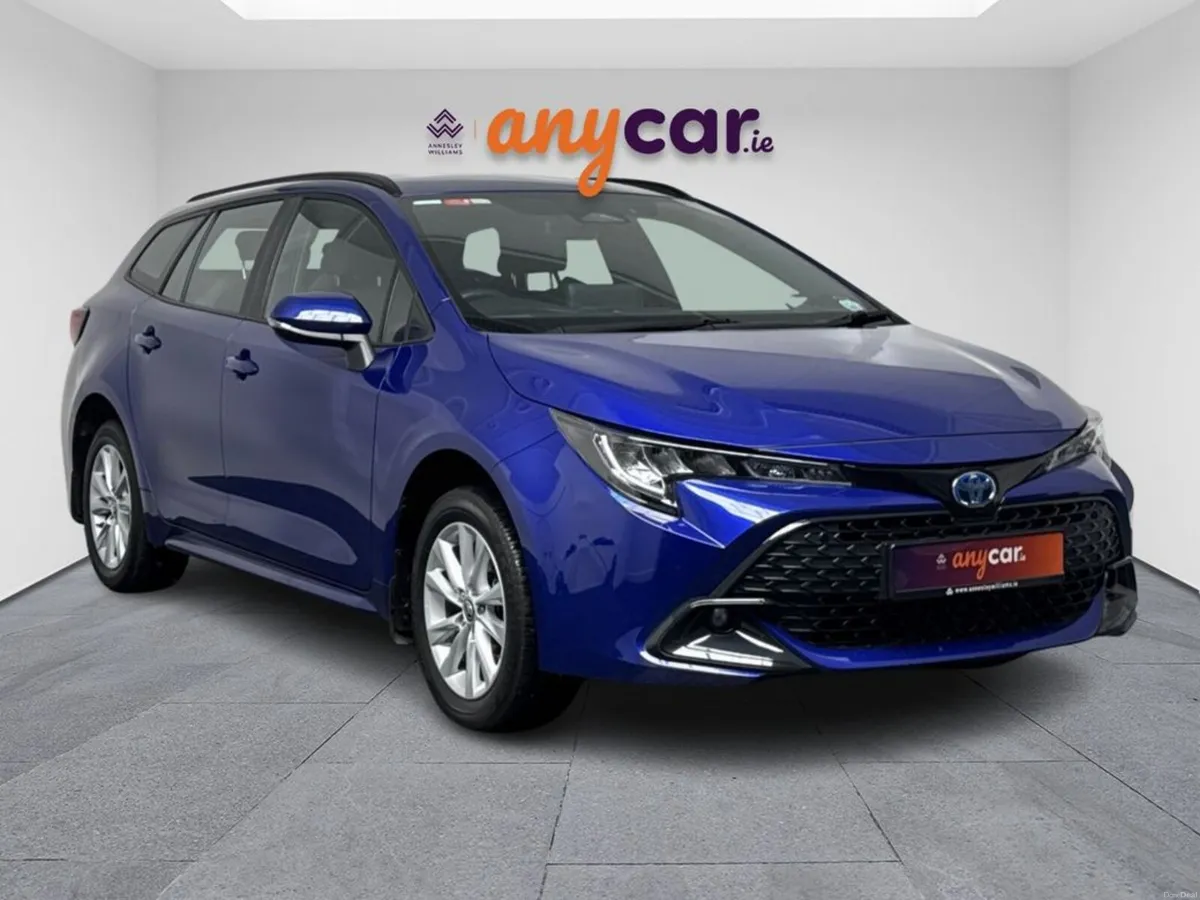 Toyota Corolla 1.8 Hybrid Luna Saloon - Image 1