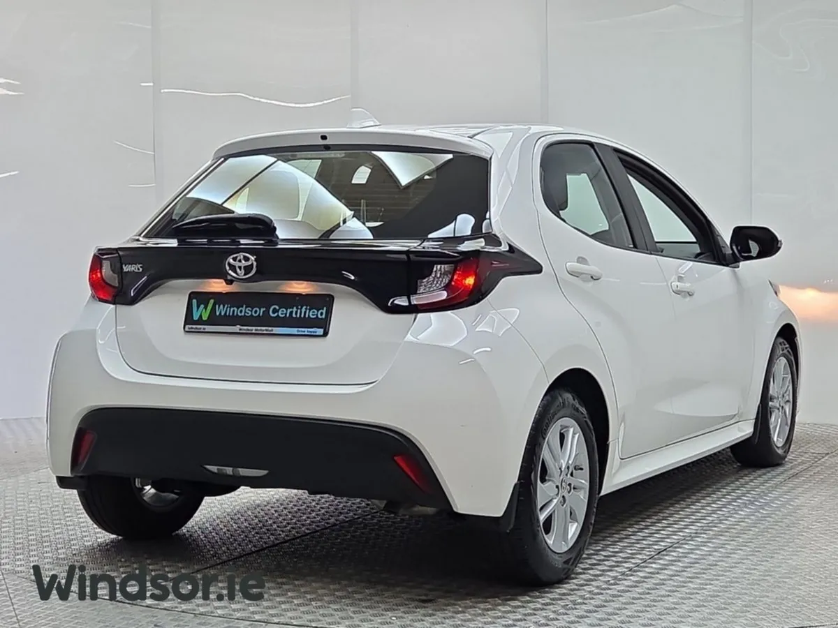 Toyota Yaris  1.0 Luna 4DR Manual - Image 3