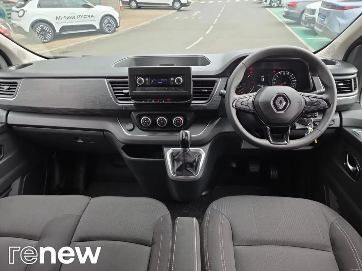 Renault Trafic Passenger TRAFIC RED - COMBI FWD * - Image 2