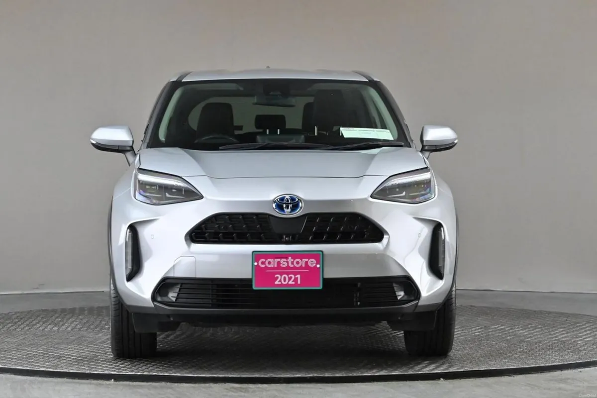 Toyota Yaris Cross 1.5 HYBRID **HALF LEATHER**360 - Image 2