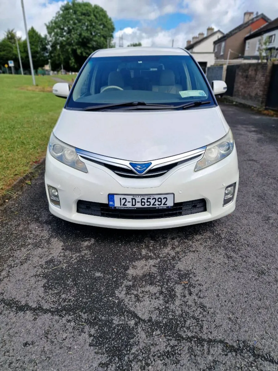 Toyota estima hybrid - Image 1