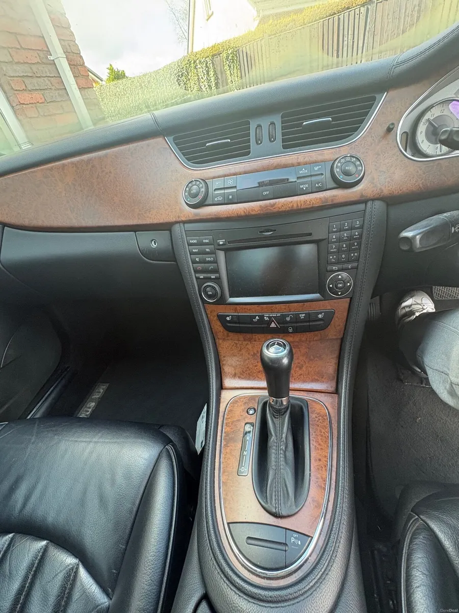 Mercedes-Benz 320 2009 - Image 3