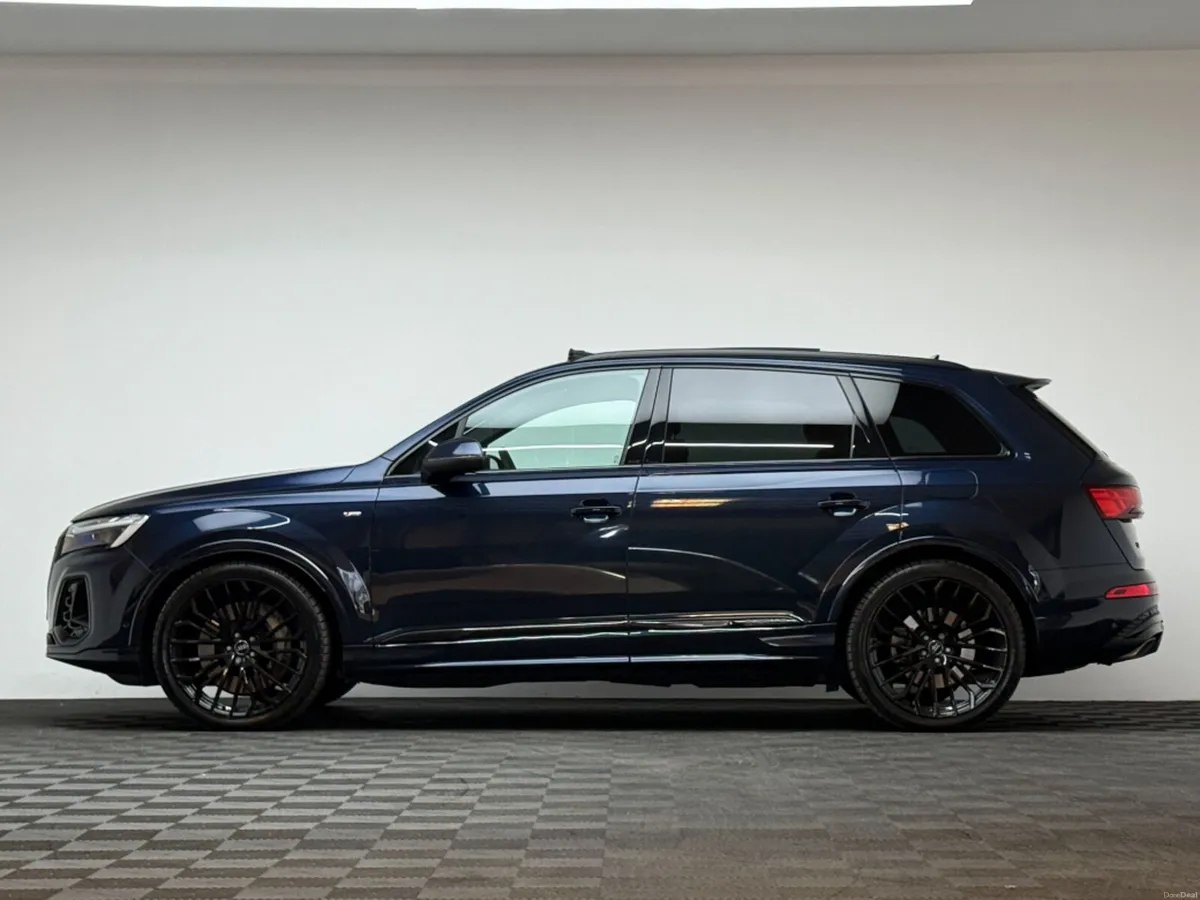 Audi Q7 S LINE 55 TFSI E QUATTRO *PAN ROOF* - Image 4