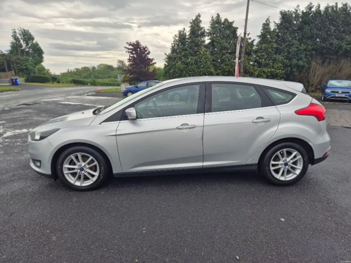Ford Focus 1.5 TDCI Zetec S/S 120PS 5DR - Image 4