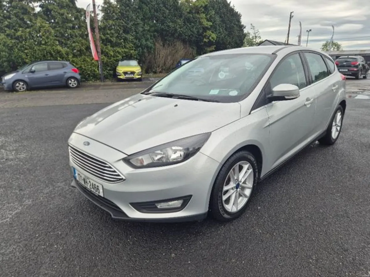 Ford Focus 1.5 TDCI Zetec S/S 120PS 5DR - Image 3