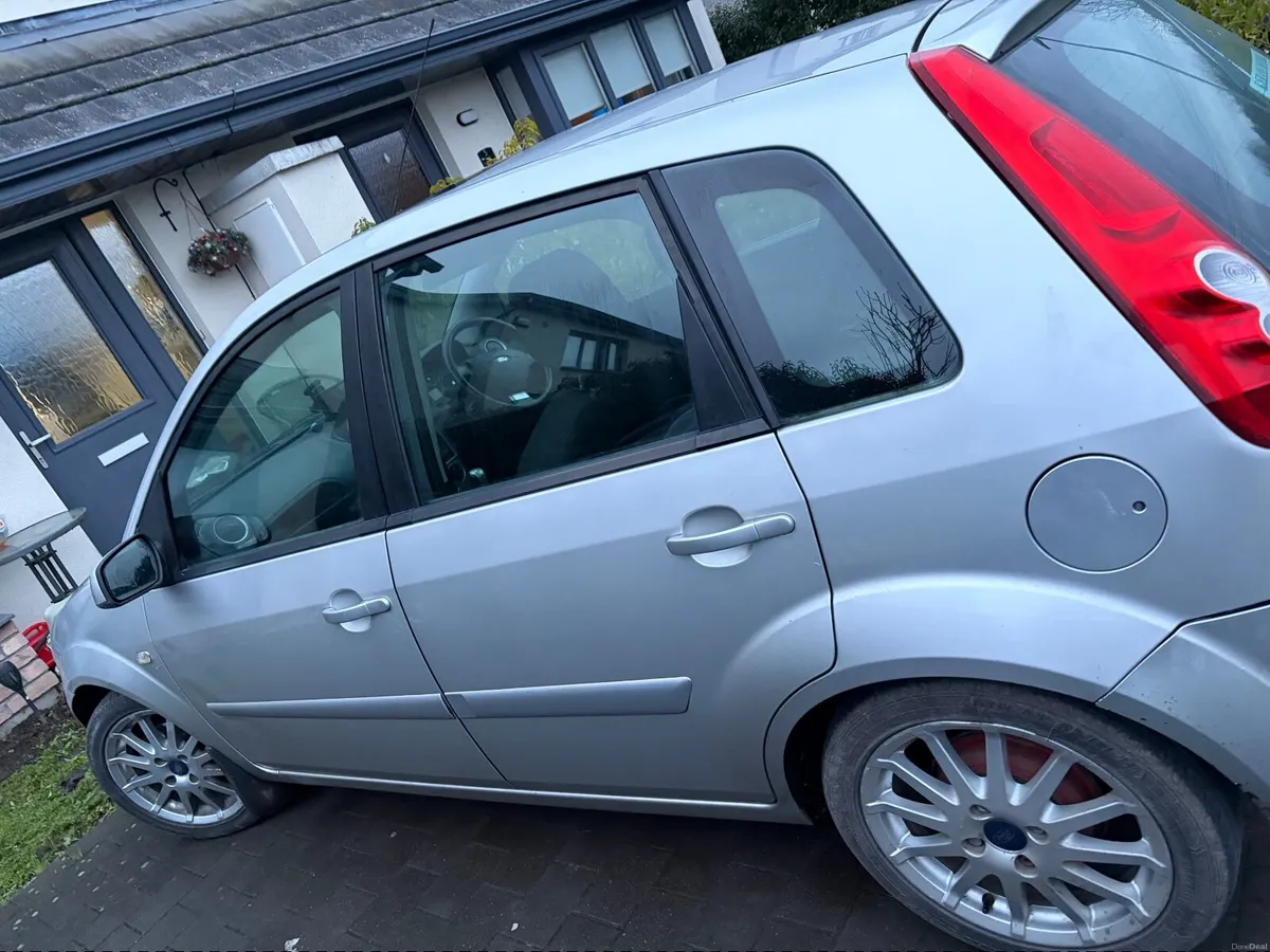 Ford Fiesta 2007 - Image 2