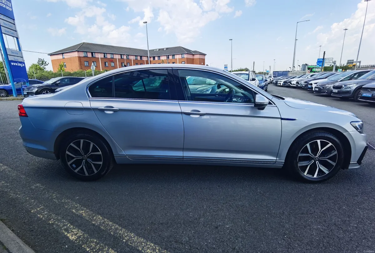VOLKSWAGEN PASSAT GTE 1.4 AUTOMATIC PHEV - Image 4