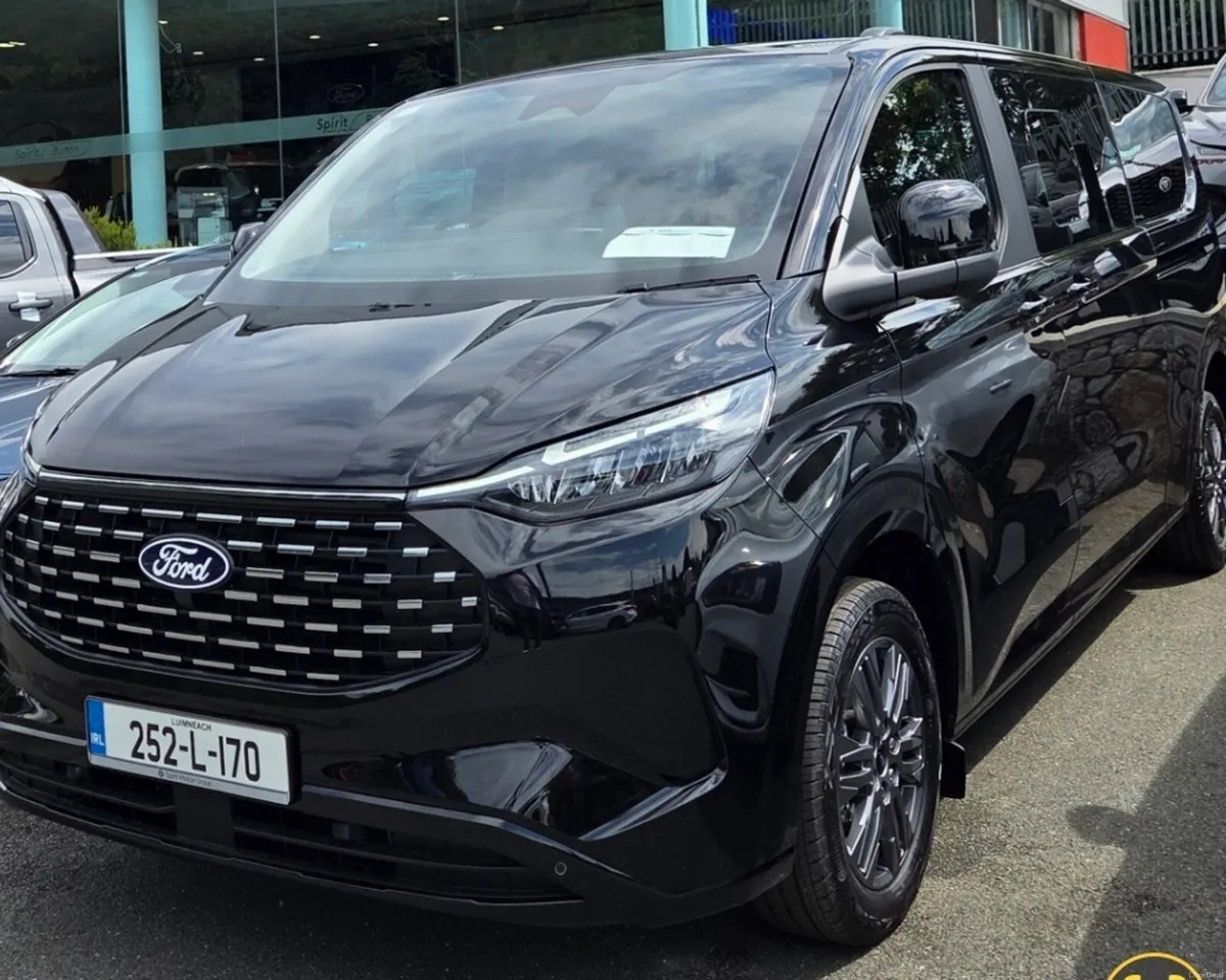 2025 Ford Tourneo - Image 2