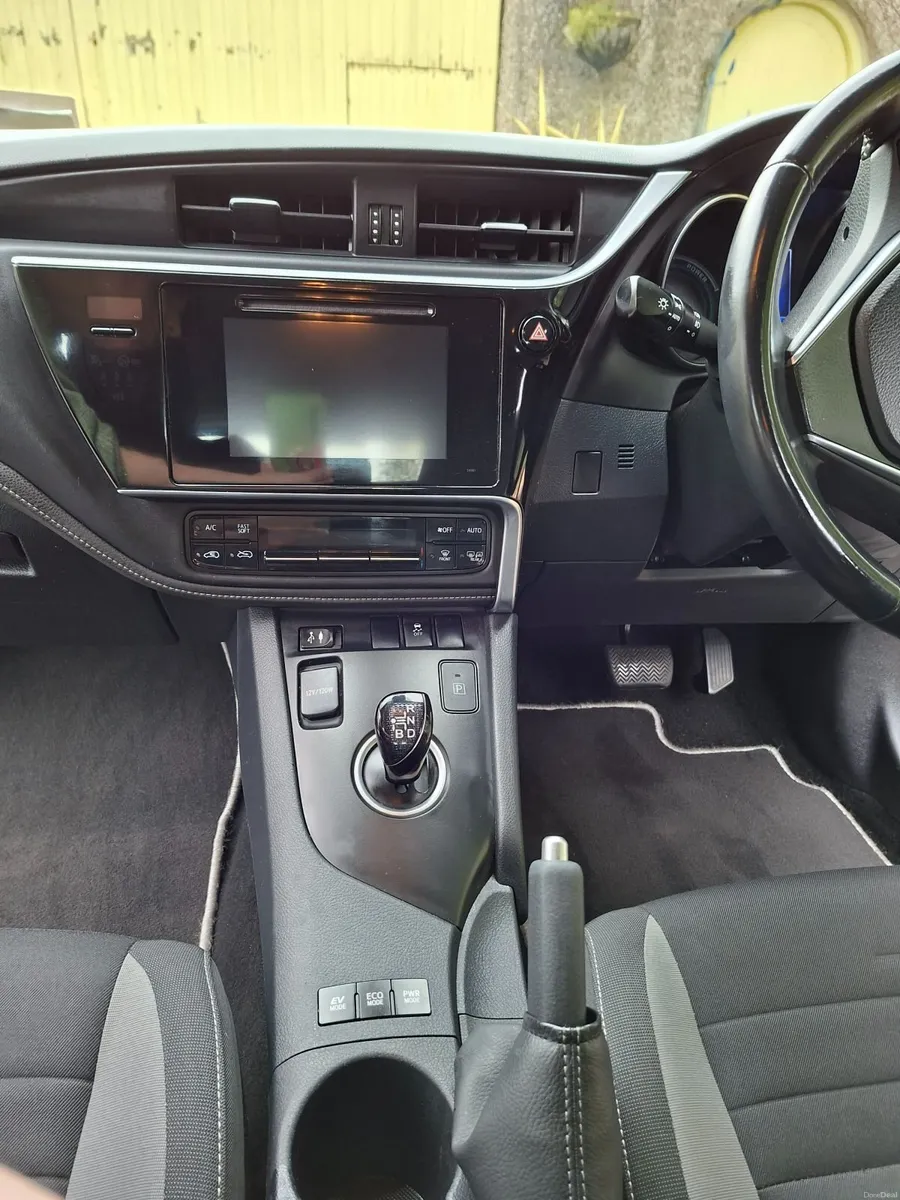 Toyota Auris 2018 - Image 6