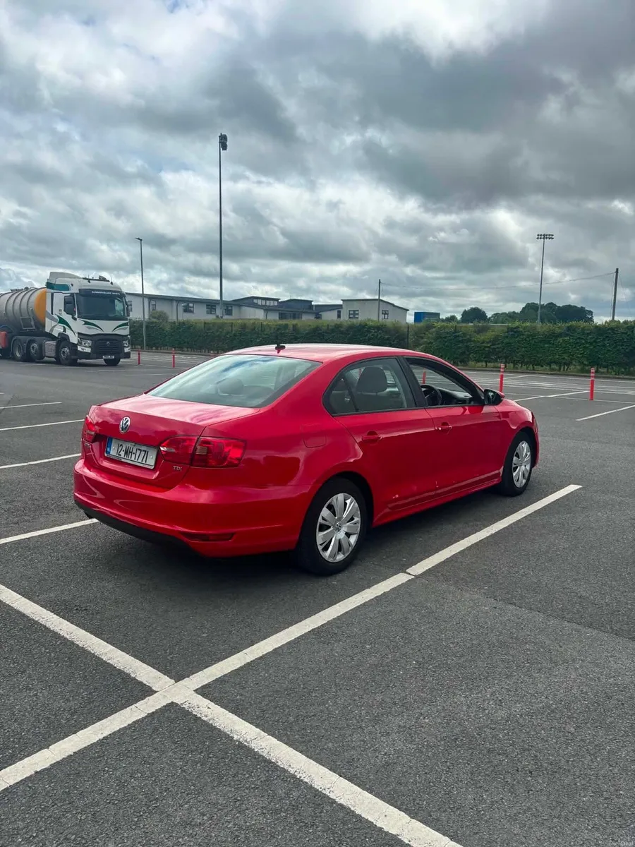 Automatic 2012 Jetta 1.6 TDI- Low Kms -NCT and TAX - Image 2