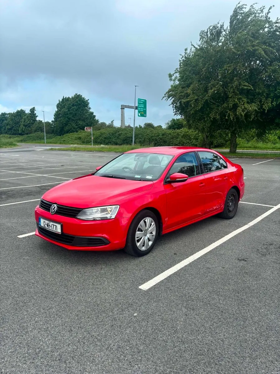 Automatic 2012 Jetta 1.6 TDI- Low Kms -NCT and TAX - Image 3