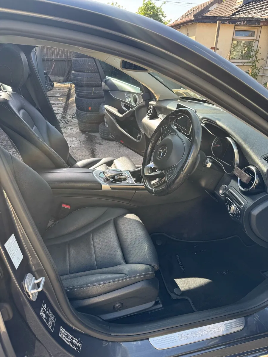 2015 Mercedes C220 BlueTEC | Pan Roof| Leather - Image 2