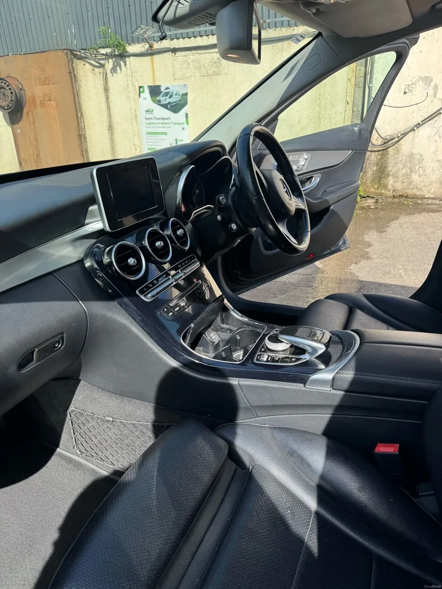 2015 Mercedes C220 BlueTEC | Pan Roof| Leather - Image 4