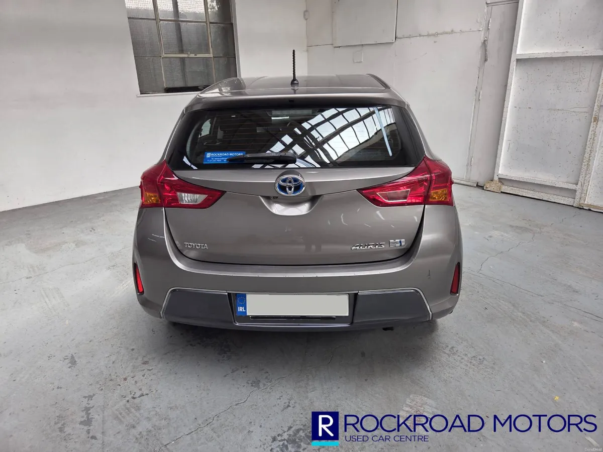Toyota Auris t Spirit,  2013 - Image 3