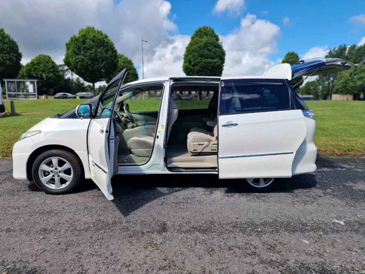 Toyota estima hybrid - Image 2