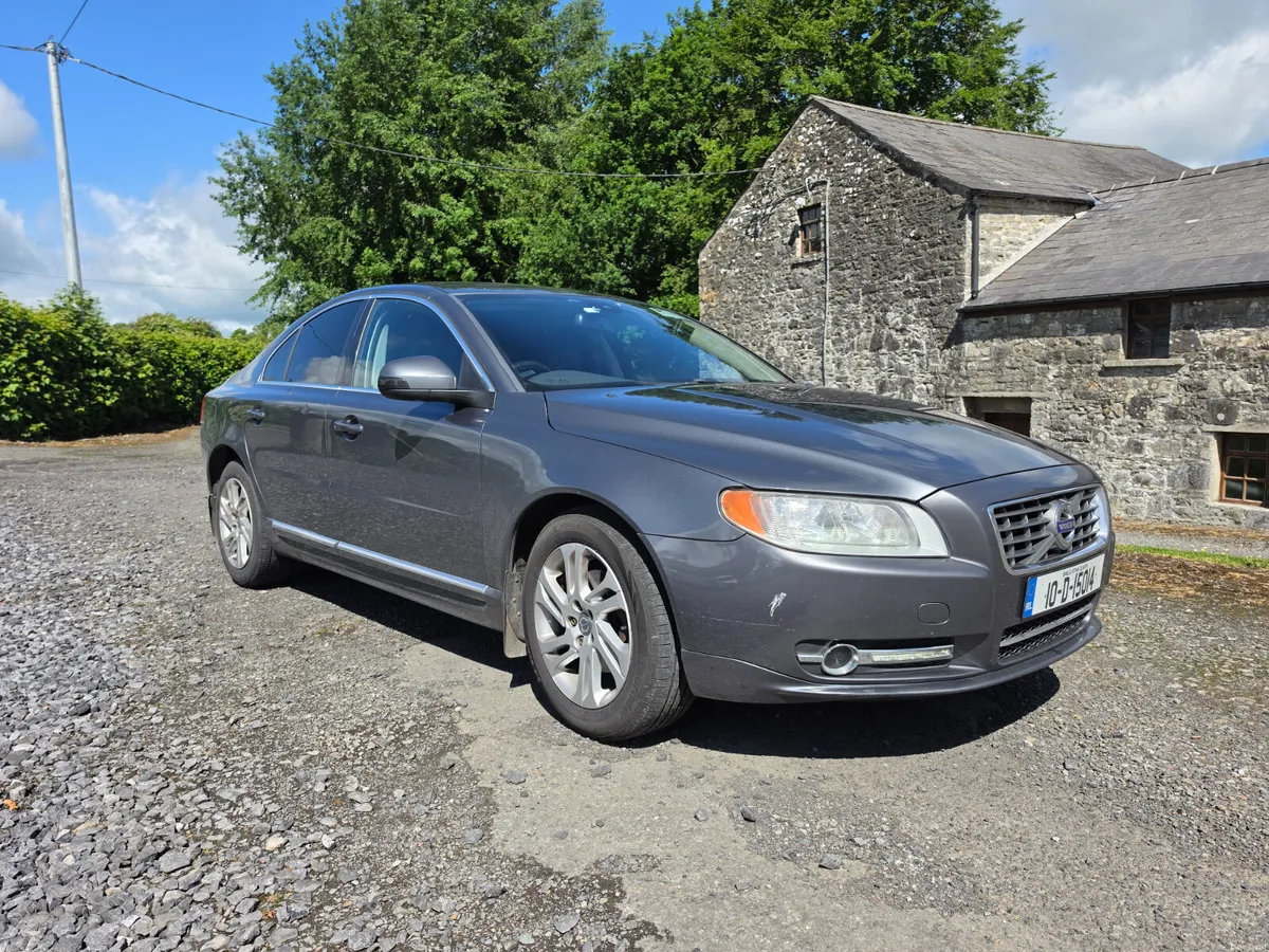 Volvo S80 1.6 diesel ( new NCT and TAXED ) - Image 1