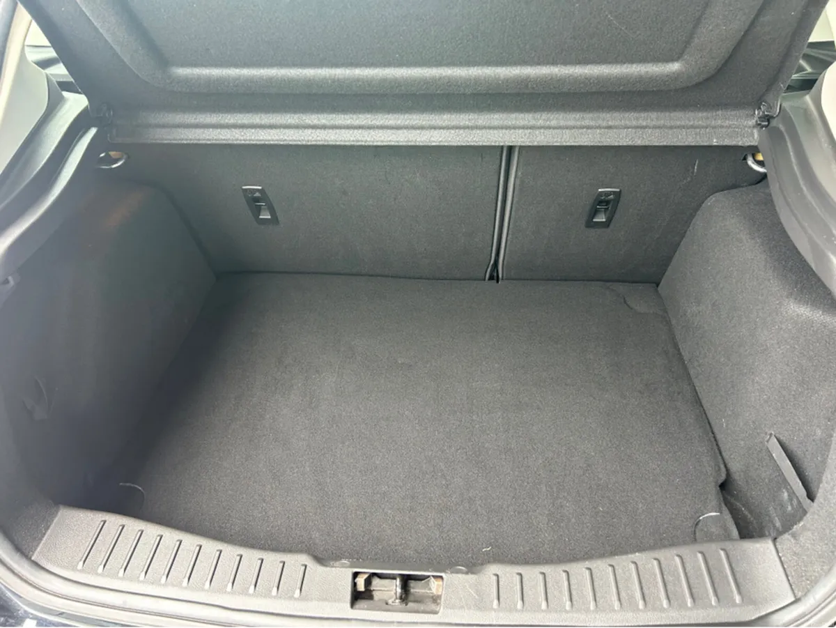 Ford Focus 5DR 1.5 TD 120PS 6SPEED 4DR TITANIUM - Image 5
