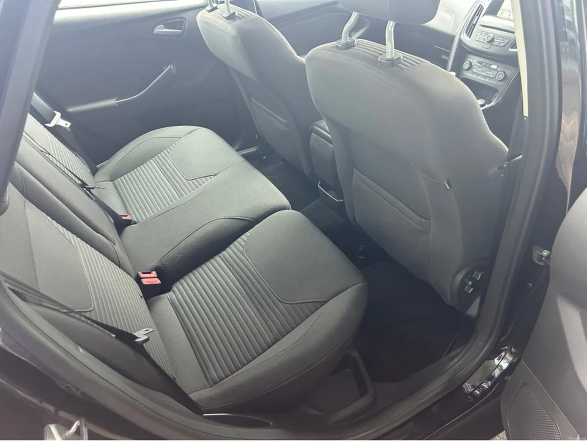 Ford Focus 5DR 1.5 TD 120PS 6SPEED 4DR TITANIUM - Image 6