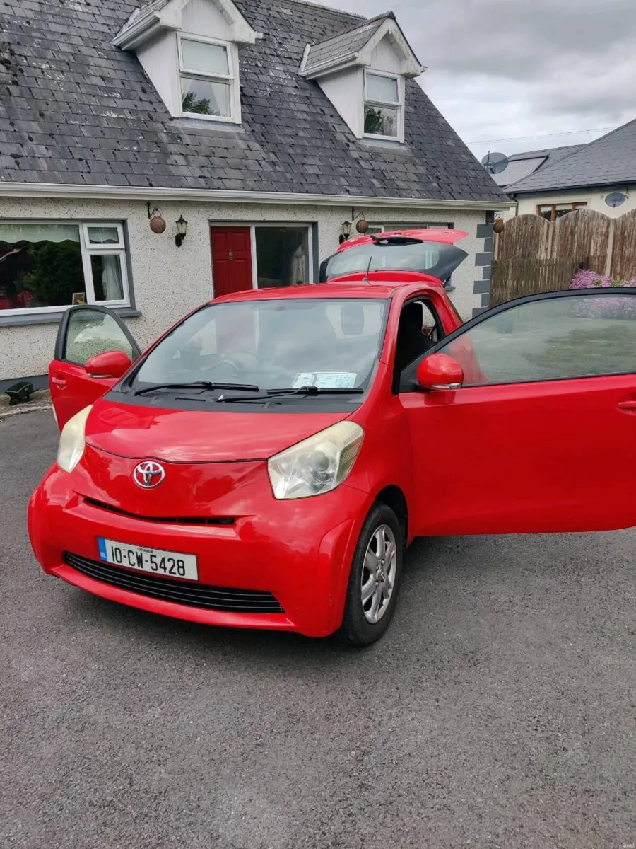 Toyota 1Q - 1.0L Petrol, 3-dr hatchback (Manual) - Image 2