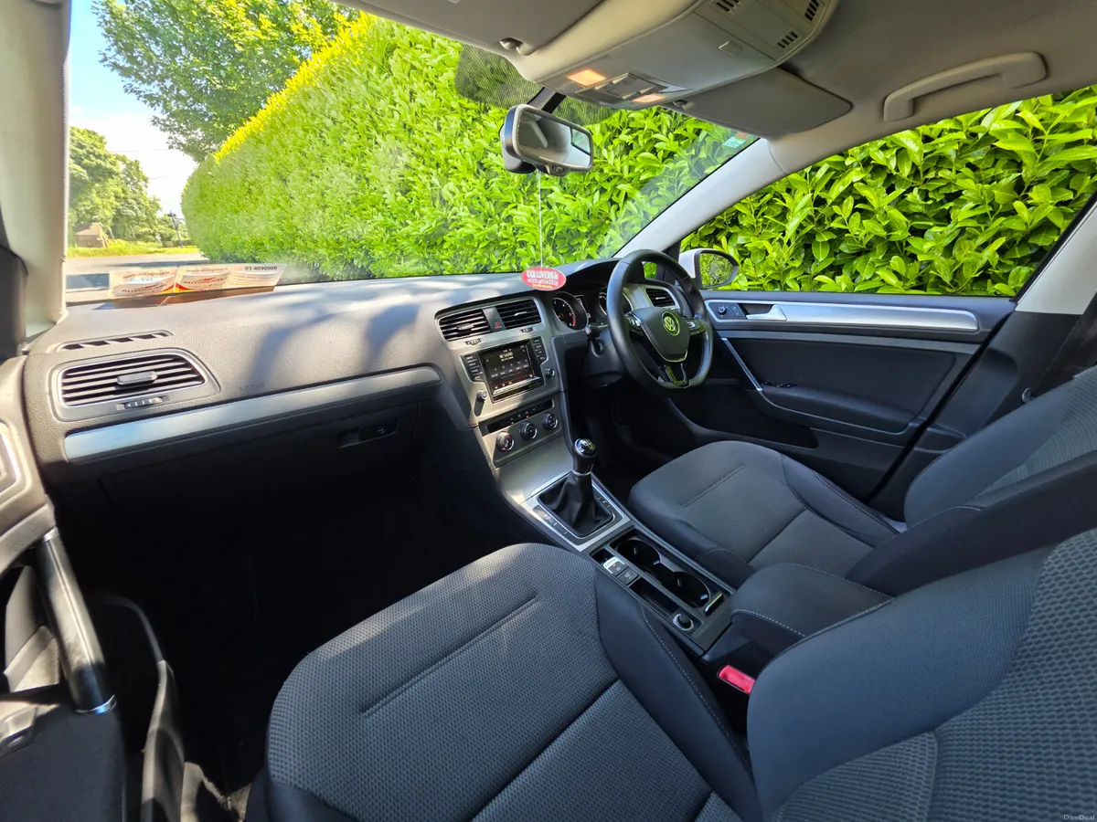 2015 Volkswagen Golf Estate 1.6 TDI Bluemotion - Image 6