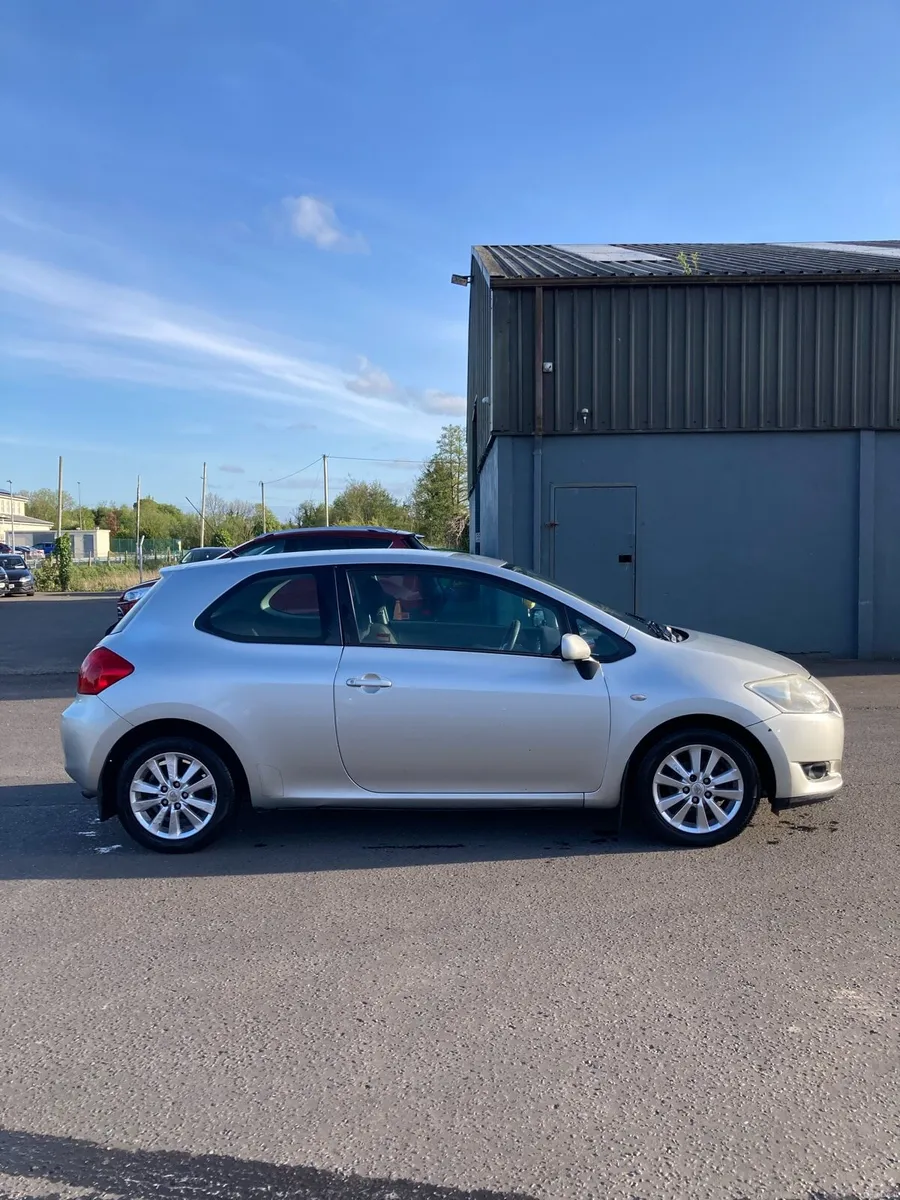 Toyota Auris - Image 2