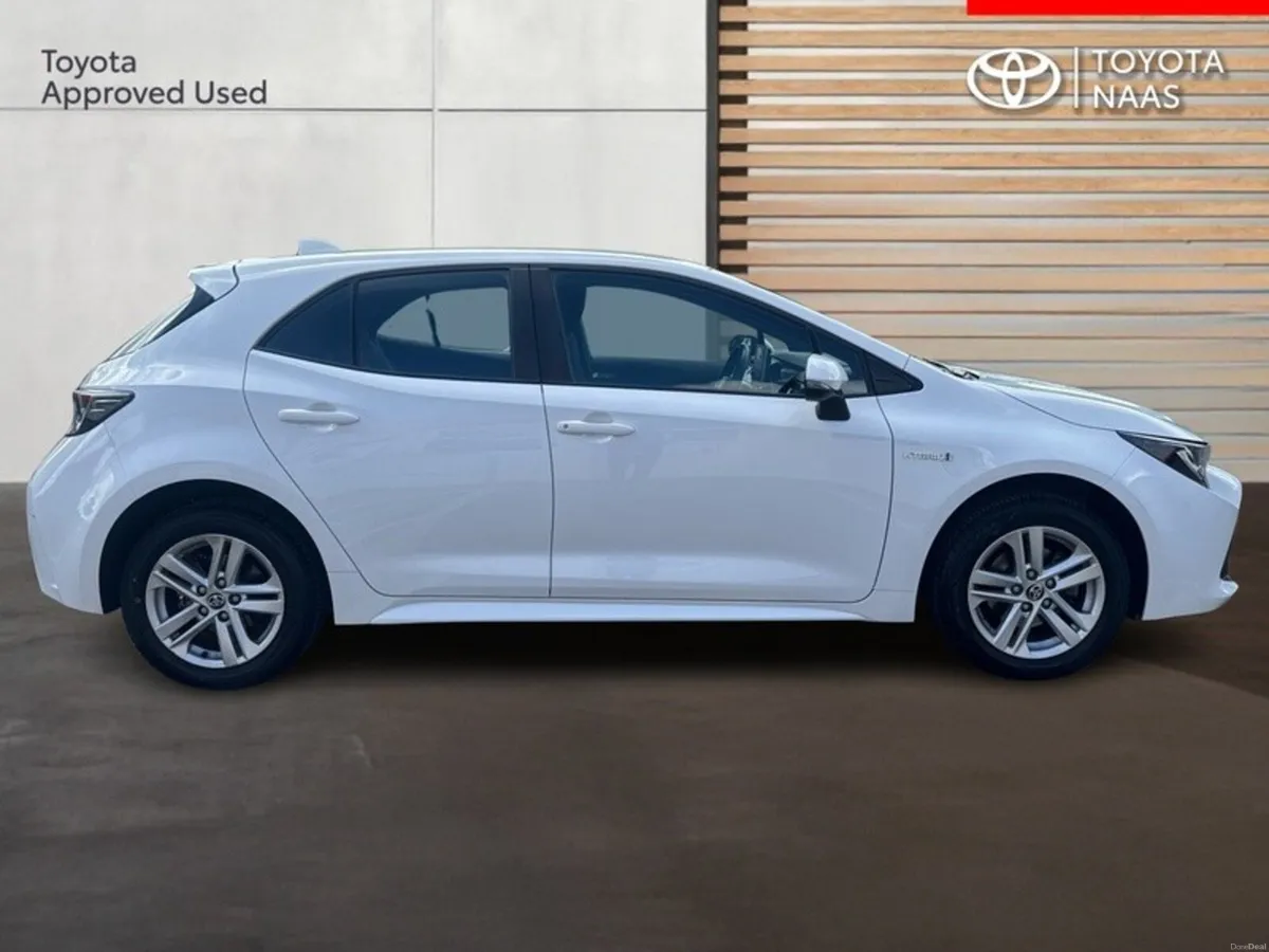 Toyota Corolla HYBRID LUNA H/B 4DR AUTO - Image 3
