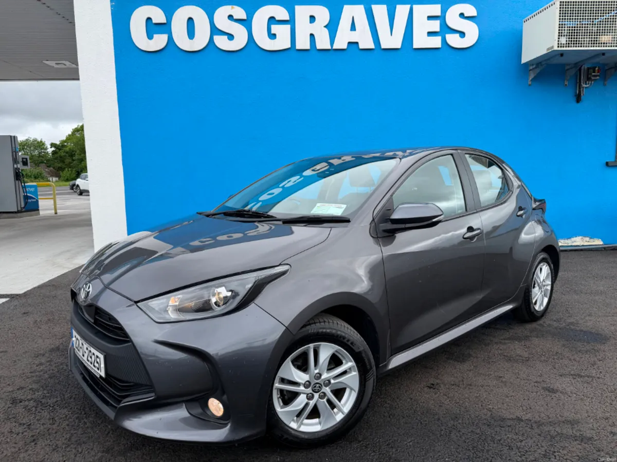 Toyota Yaris 1.0 Luna 4DR * REVERSING CAMERA / BLU - Image 3